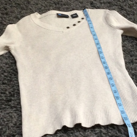 Long sleeve stretchy v-neck sweater - Picture 4 of 5